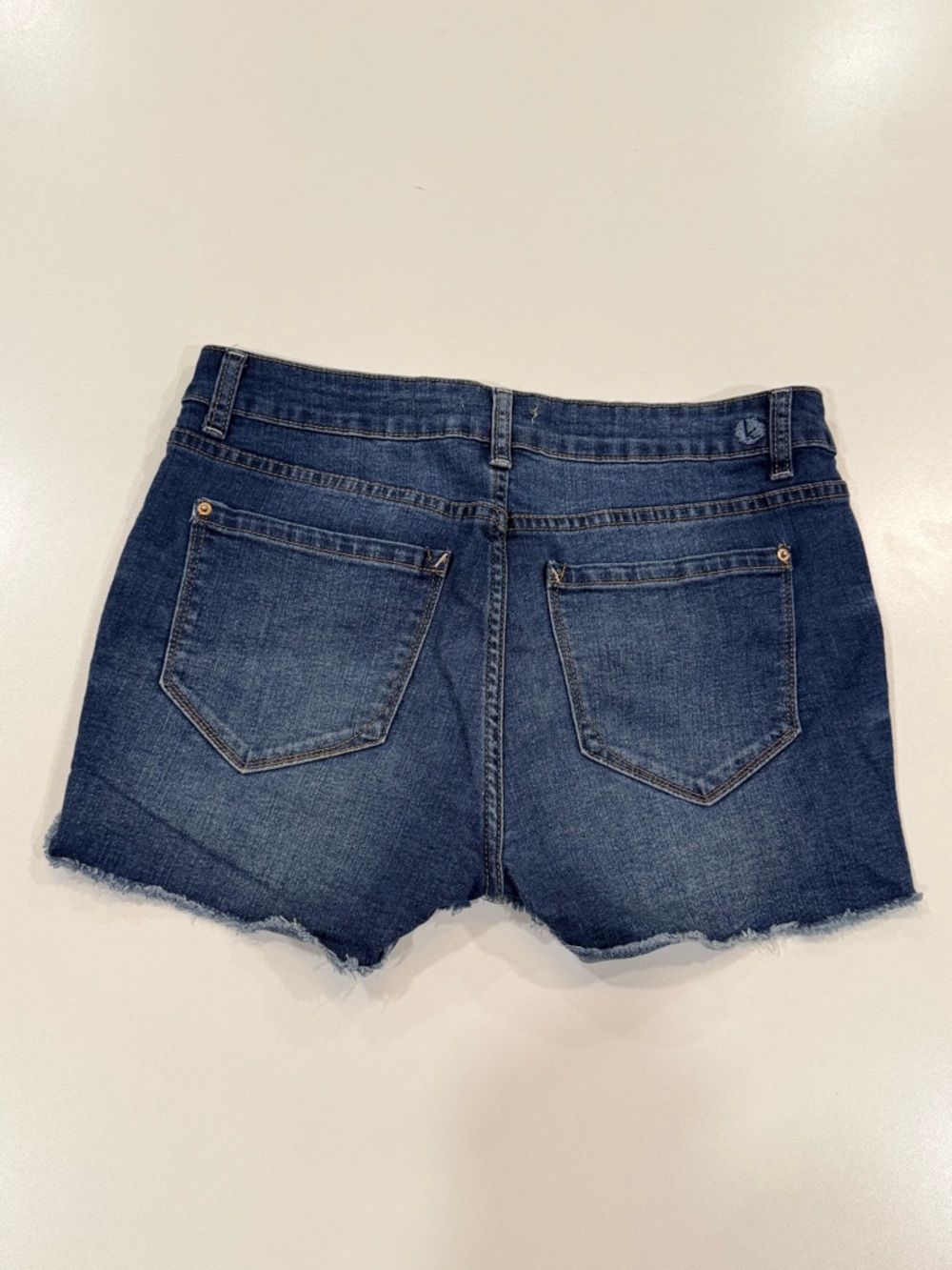 Kensie Denim Shorts Floral Embroidered Sunflower Raw Hem Size 6 28 - Picture 11 of 12